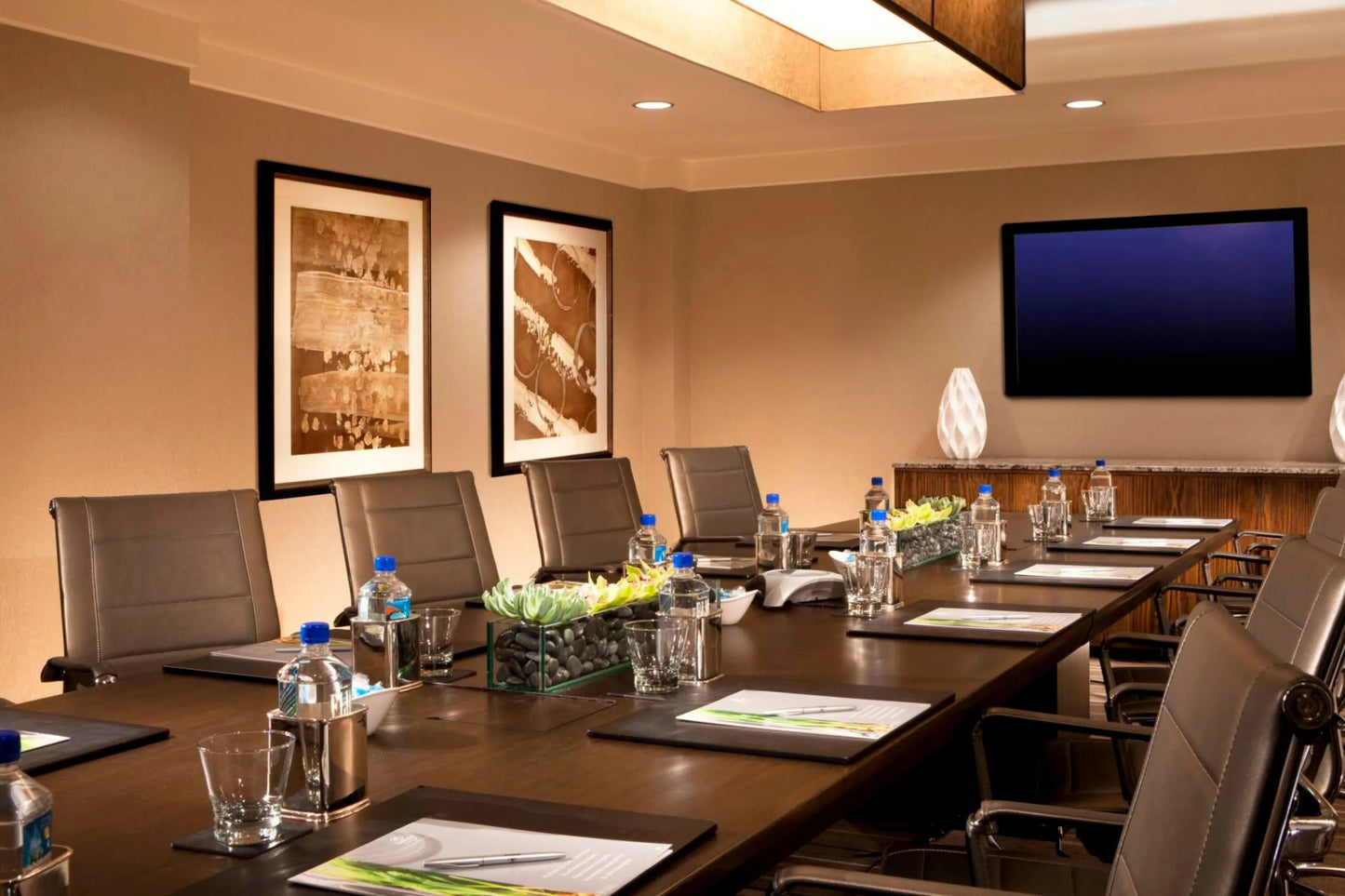 Orlando Hotels - Hilton Orlando Lake Buena Vista across from Disney Springs