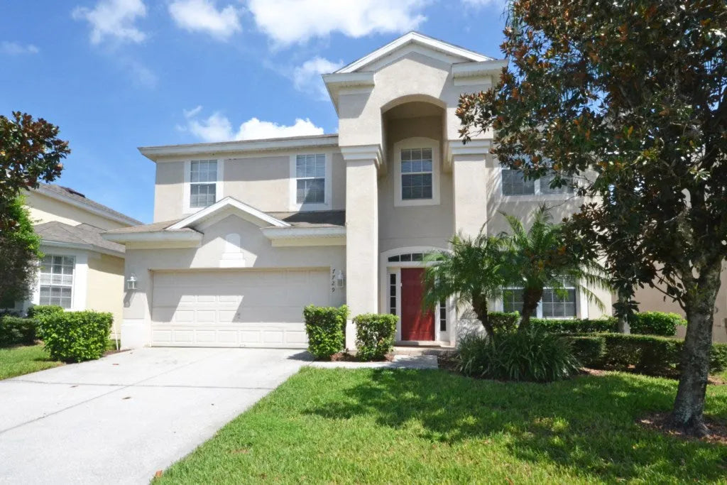 Huge front view of a vacation home in Orlando